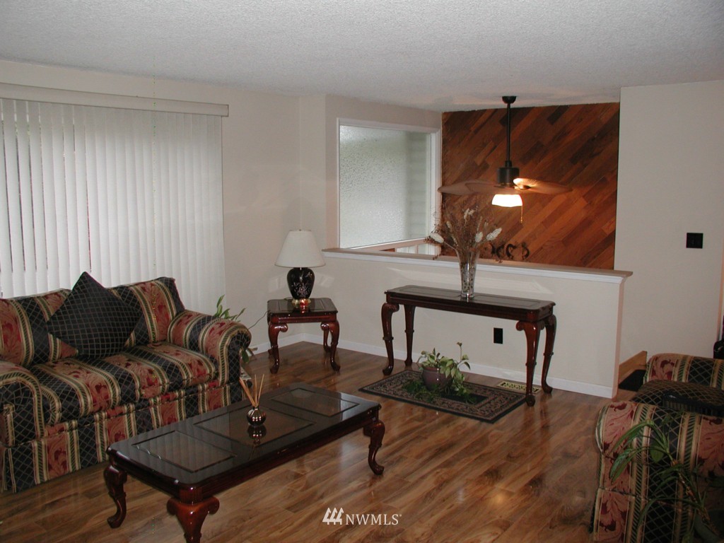 19003 127th Place Southeast Renton, WA 98058 - Photo 6 of 15