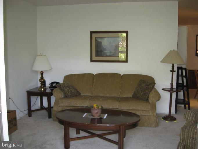 10010 Stedwick Road, Unit 304 Gaithersburg, MD 20886 - Photo 2 of 12 Living Room