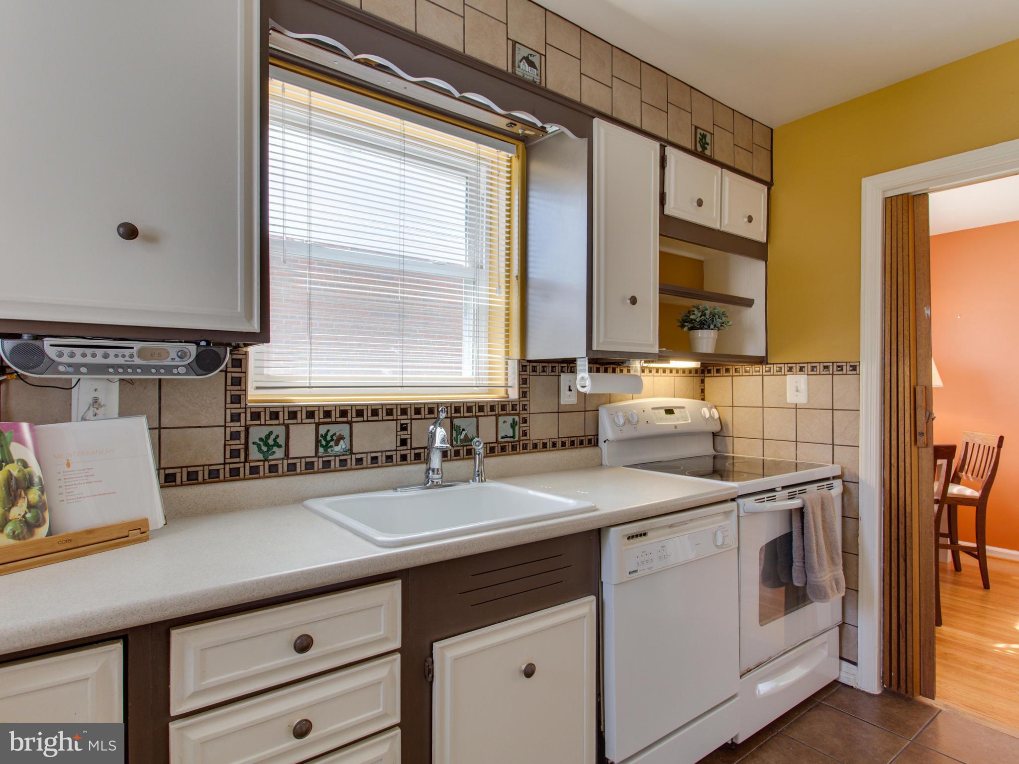 1616 Parham Road Silver Spring, MD 20903 - Photo 8 of 22 Kitchen