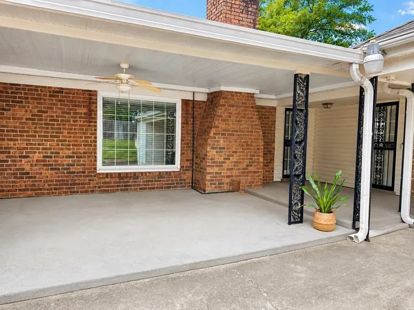 $2,850 | 2148 Riverdale Road, Germantown, TN 38138