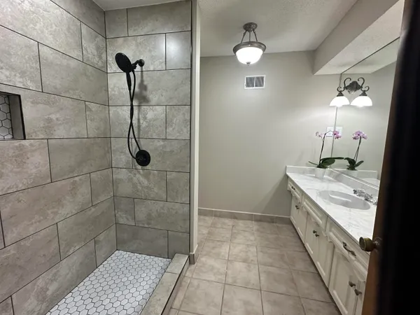 $2,850 | 2148 Riverdale Road, Germantown, TN 38138