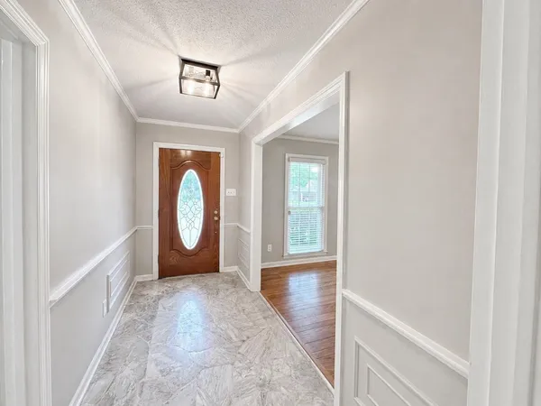 $2,850 | 2148 Riverdale Road, Germantown, TN 38138