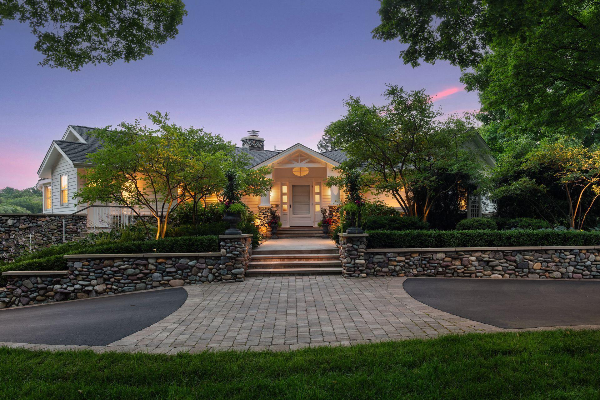 513 Ferndale Road West Wayzata, MN 55391 - Photo 4 of 106