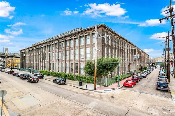 $2,150 | 920 Poeyfarre Street, Unit 354, New Orleans, LA 70130
