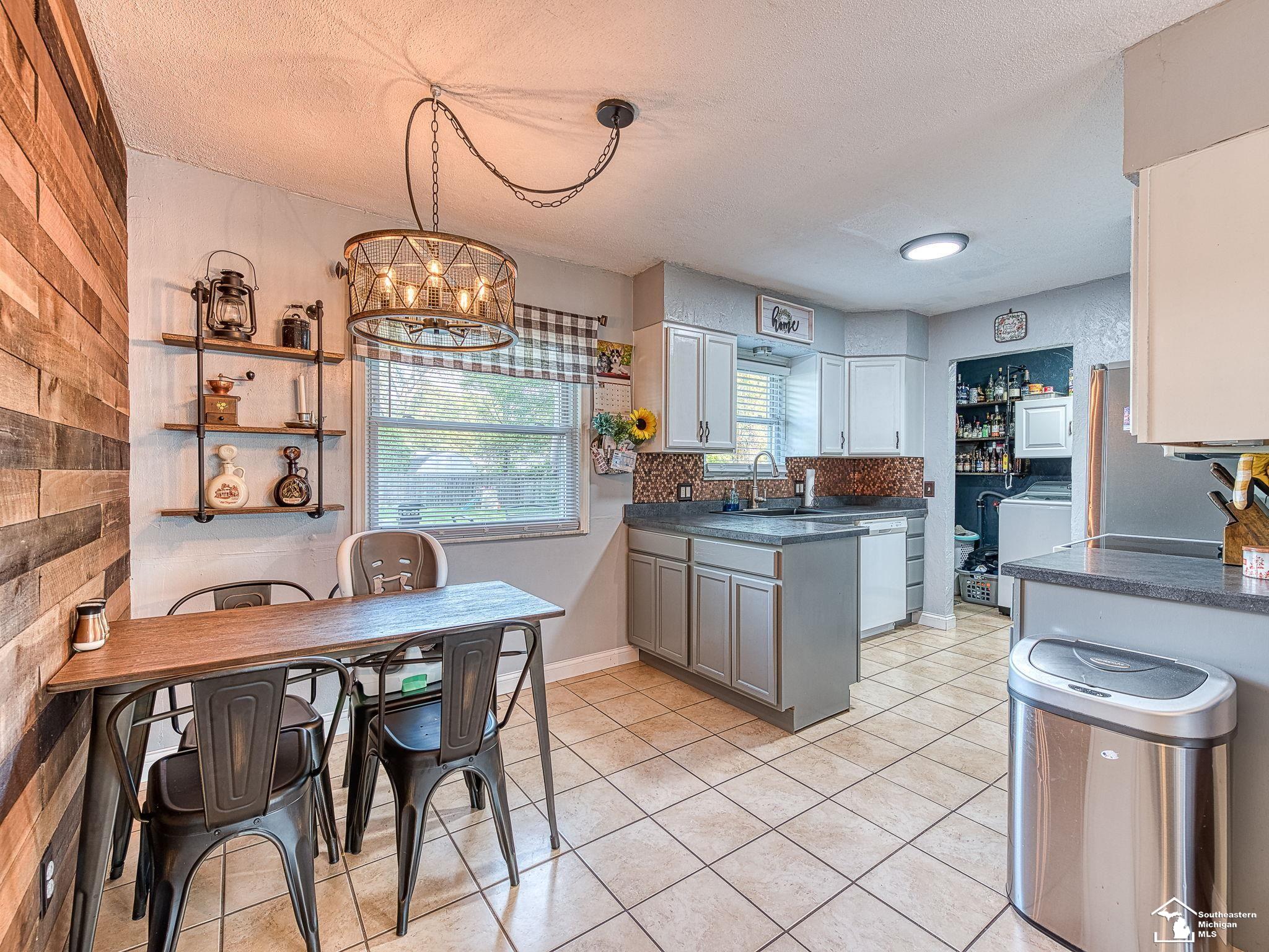 734 West Dean Road Temperance, MI 48182 - Photo 5 of 22