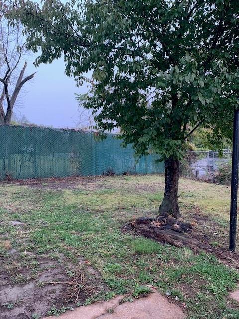 2064 Chambers Road St. Louis, MO 63136 - Photo 7 of 43