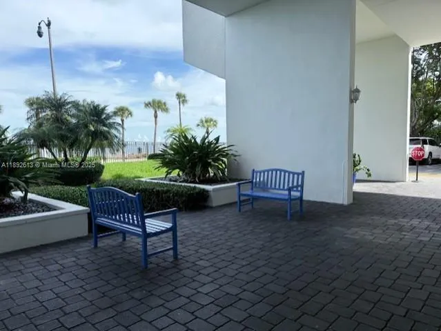 $3,400 | 1440 Brickell Bay Drive, Unit 307, Miami, FL 33131