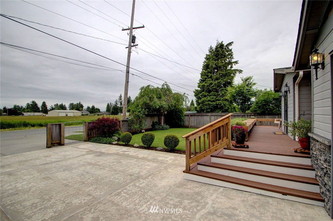 23103 East Jones Road Sedro-Woolley, WA 98284 - Photo 3 of 22 Gallery Image 3
