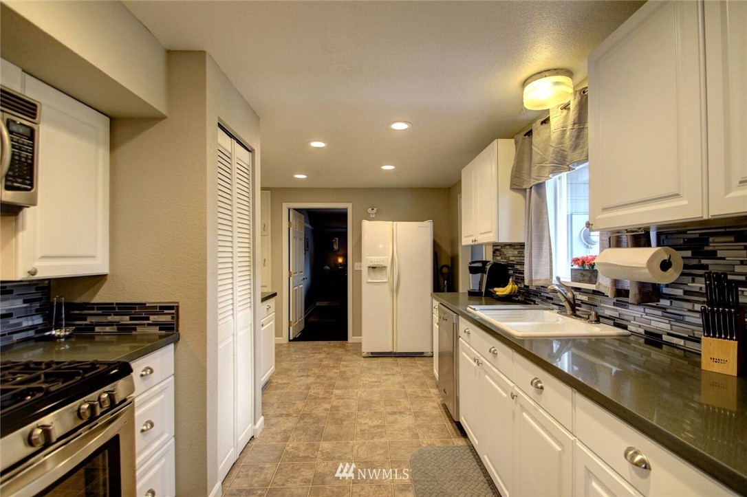 23103 East Jones Road Sedro-Woolley, WA 98284 - Photo 8 of 22 Gallery Image 8
