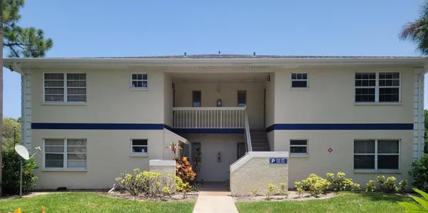 $1,750 | 1522 Southeast Royal Green Circle, Unit 201, Port St. Lucie, FL 34952