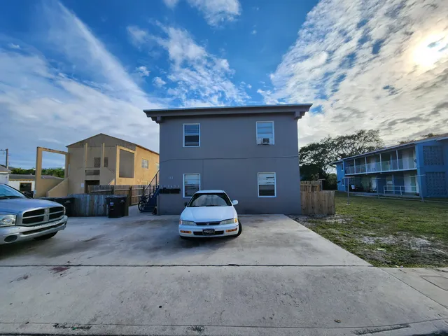 $1,350 | 620 20th Street, Unit 4, West Palm Beach, FL 33407