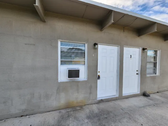 $1,350 | 620 20th Street, Unit 4, West Palm Beach, FL 33407