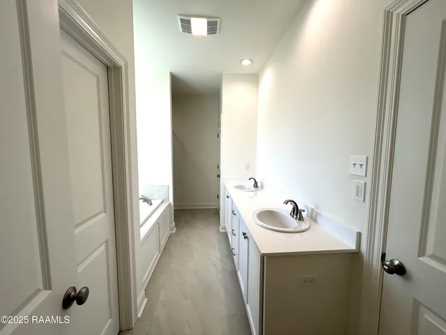 $274,000 | 111 Carreras Lane, Maurice, LA 70555