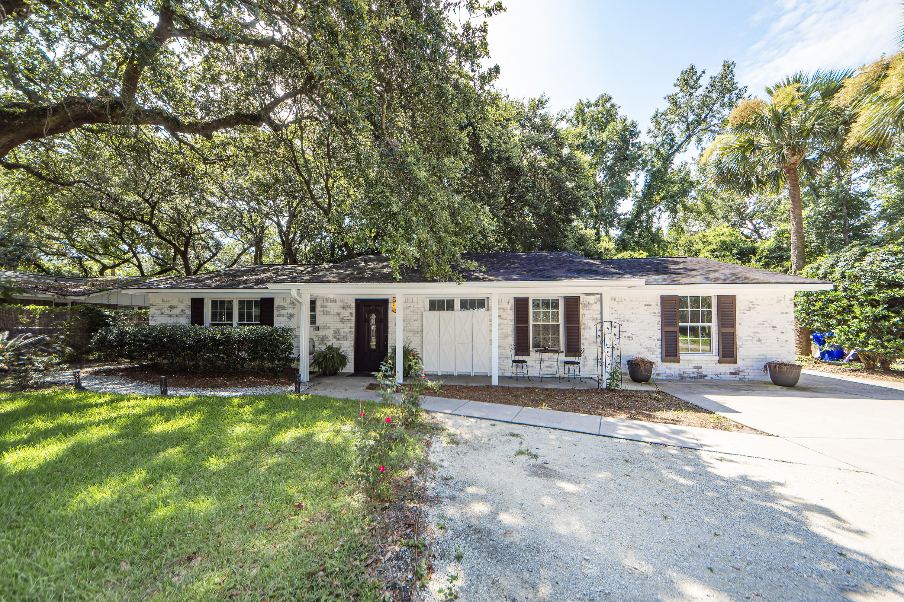 1215 Mathis Ferry Road Mount Pleasant, SC 29464 - Photo 2 of 45 01