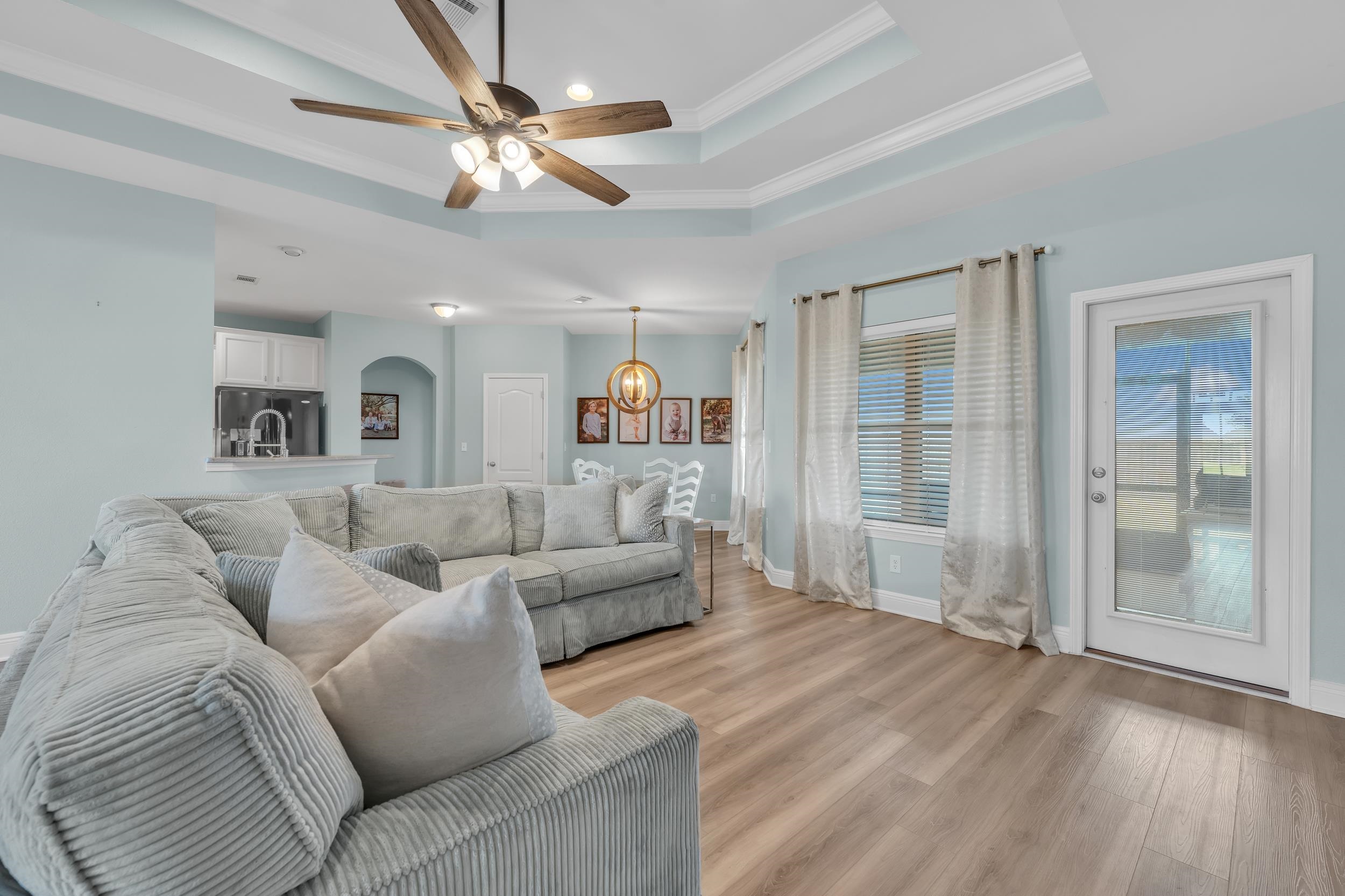 7109 Rocky Rd Loop Gulf Shores, AL 36542 - Photo 10 of 30 Living Room