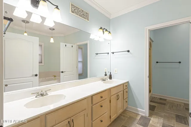 $700,000 | 3744 Whitworth Drive, Knoxville, TN 37938