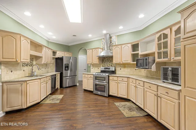 $700,000 | 3744 Whitworth Drive, Knoxville, TN 37938