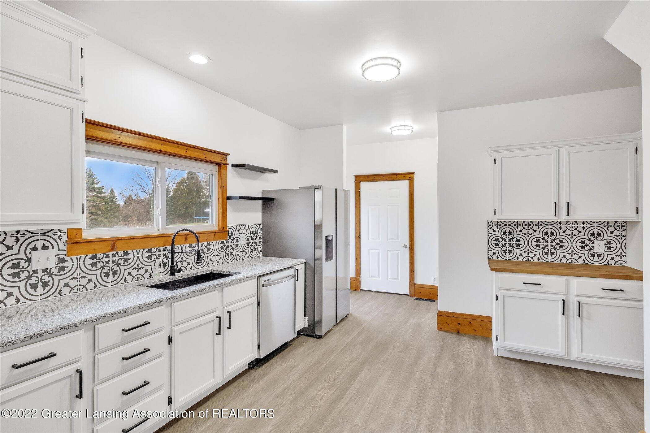 13218 Shaftsburg Road Perry, MI 48872 - Photo 19 of 39 Kitchen