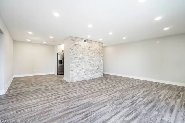 $329,900 | 1365 Ashland Avenue, Unit 604, Des Plaines, IL 60016