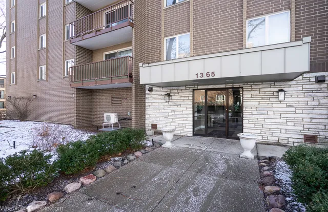 $329,900 | 1365 Ashland Avenue, Unit 604, Des Plaines, IL 60016