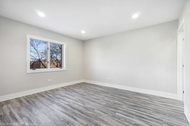 $329,900 | 1365 Ashland Avenue, Unit 604, Des Plaines, IL 60016