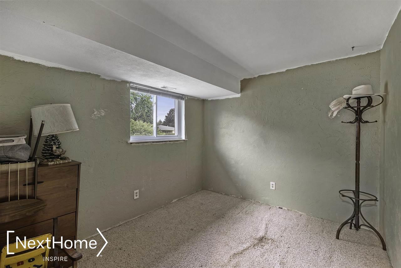338 Holland Road Flushing, MI 48433 - Photo 11 of 18