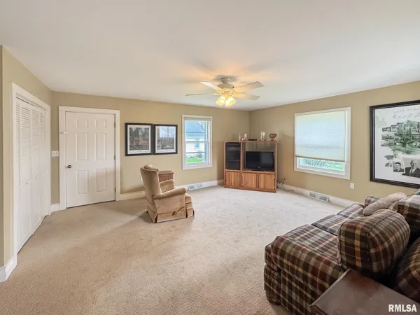 $169,500 | 307 West North Street, Mount Sterling, IL 62353