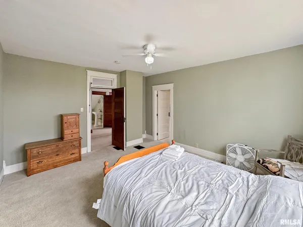 $169,500 | 307 West North Street, Mount Sterling, IL 62353