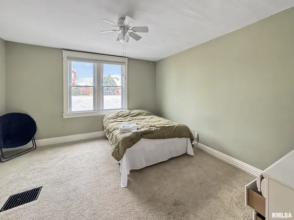 $169,500 | 307 West North Street, Mount Sterling, IL 62353