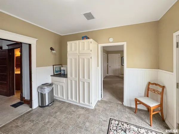 $169,500 | 307 West North Street, Mount Sterling, IL 62353