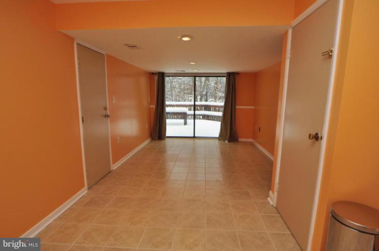 2509 Foxcroft Way Reston, VA 20191 - Photo 11 of 22 a view of an empty room with a window