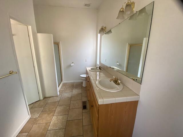 42124 South Fork Drive Three Rivers, CA 93271 - Photo 12 of 15 Master Bathroom