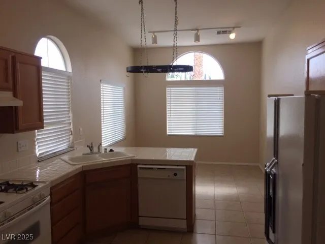 $1,850 | 10520 White Heath Court, Las Vegas, NV 89144