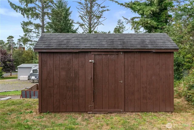 a view of backyard with green space