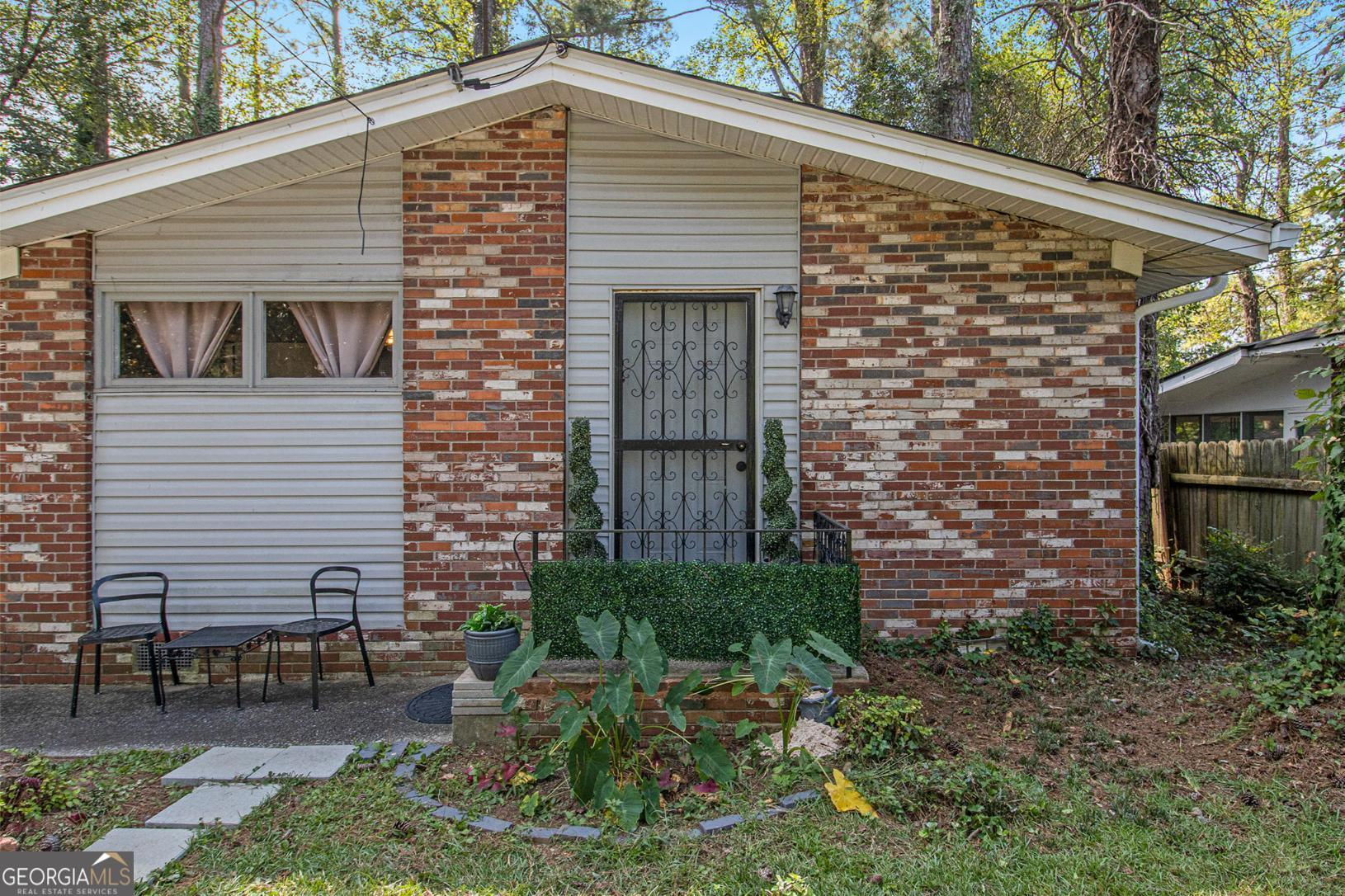 127 Ruzelle Drive Southeast Atlanta, GA 30354 - Photo 2 of 25