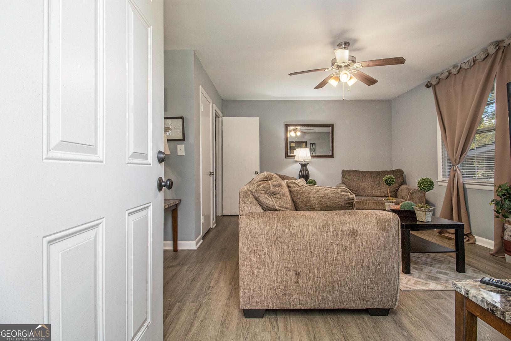 127 Ruzelle Drive Southeast Atlanta, GA 30354 - Photo 3 of 25