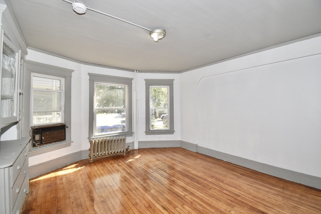 20 Vermont Street Springfield, MA 01108 - Photo 9 of 23 Gallery Image 9