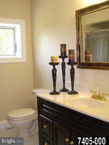 1143 Ruth Street York, PA 17408 - Photo 4 of 9 Gallery Image 4