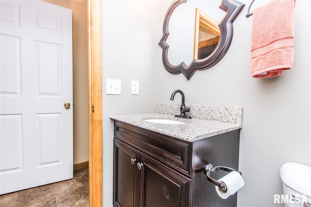 1807 West Geneva Road Peoria, IL 61615 - Photo 17 of 36 Gallery Image 17