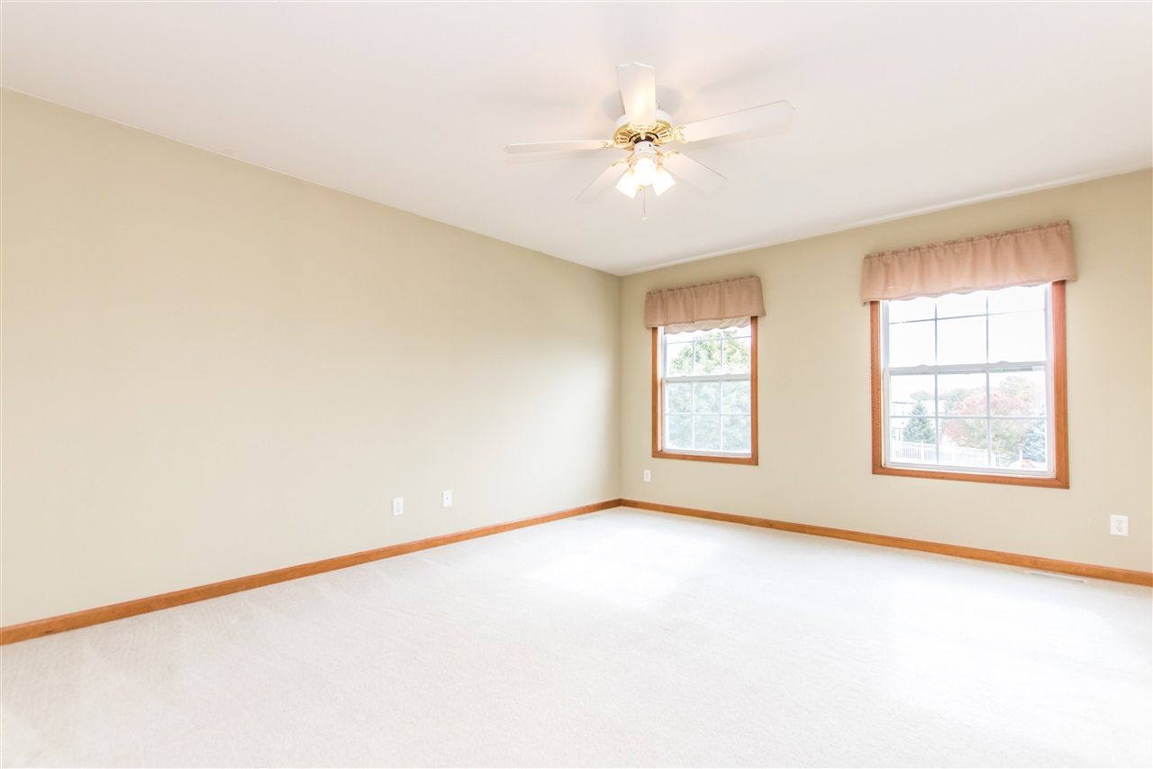 1807 West Geneva Road Peoria, IL 61615 - Photo 19 of 36 Gallery Image 19