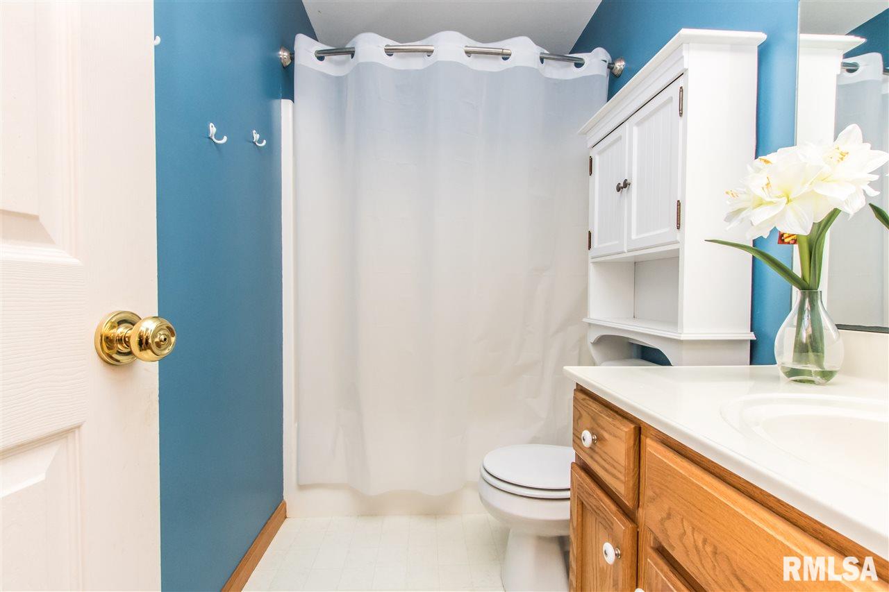 1807 West Geneva Road Peoria, IL 61615 - Photo 23 of 36 Gallery Image 23