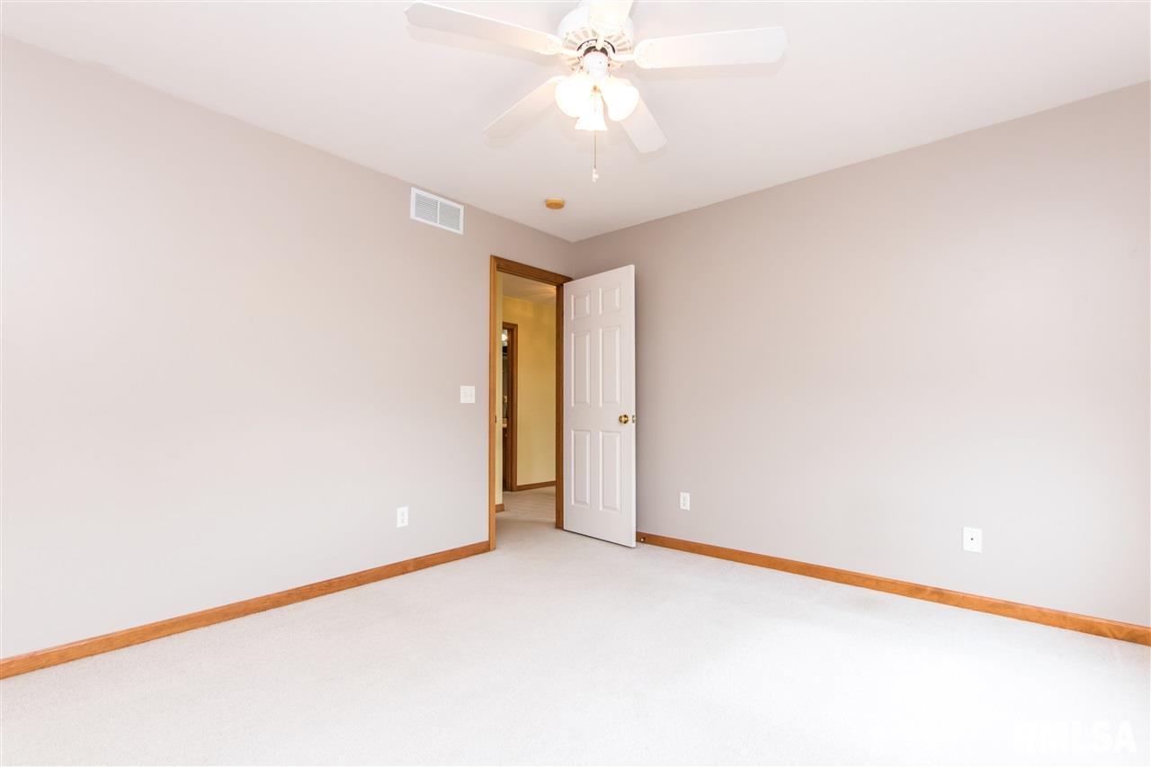 1807 West Geneva Road Peoria, IL 61615 - Photo 26 of 36 Gallery Image 26