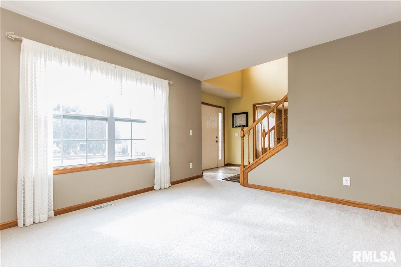 1807 West Geneva Road Peoria, IL 61615 - Photo 6 of 36 Gallery Image 6