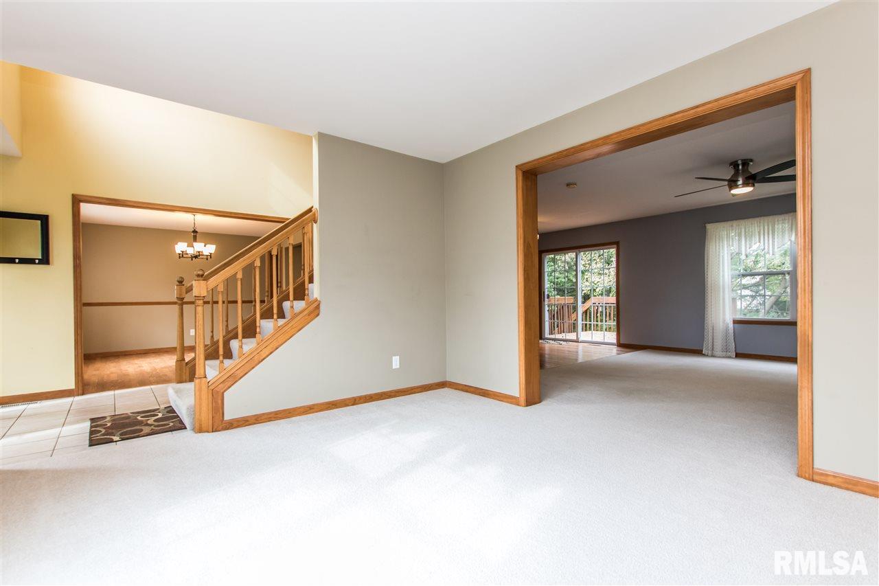 1807 West Geneva Road Peoria, IL 61615 - Photo 7 of 36 Gallery Image 7