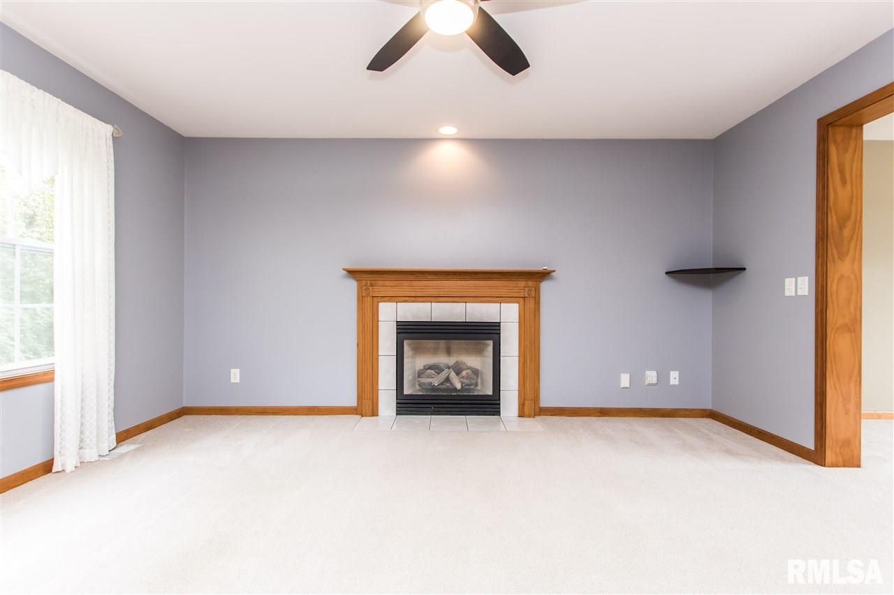 1807 West Geneva Road Peoria, IL 61615 - Photo 9 of 36 Gallery Image 9