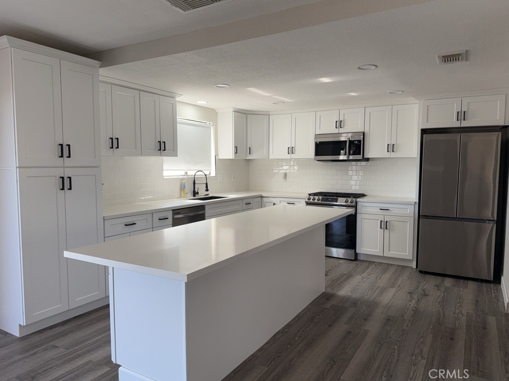 13839 Rincon Road Apple Valley, CA 92307 - Photo 17 of 52