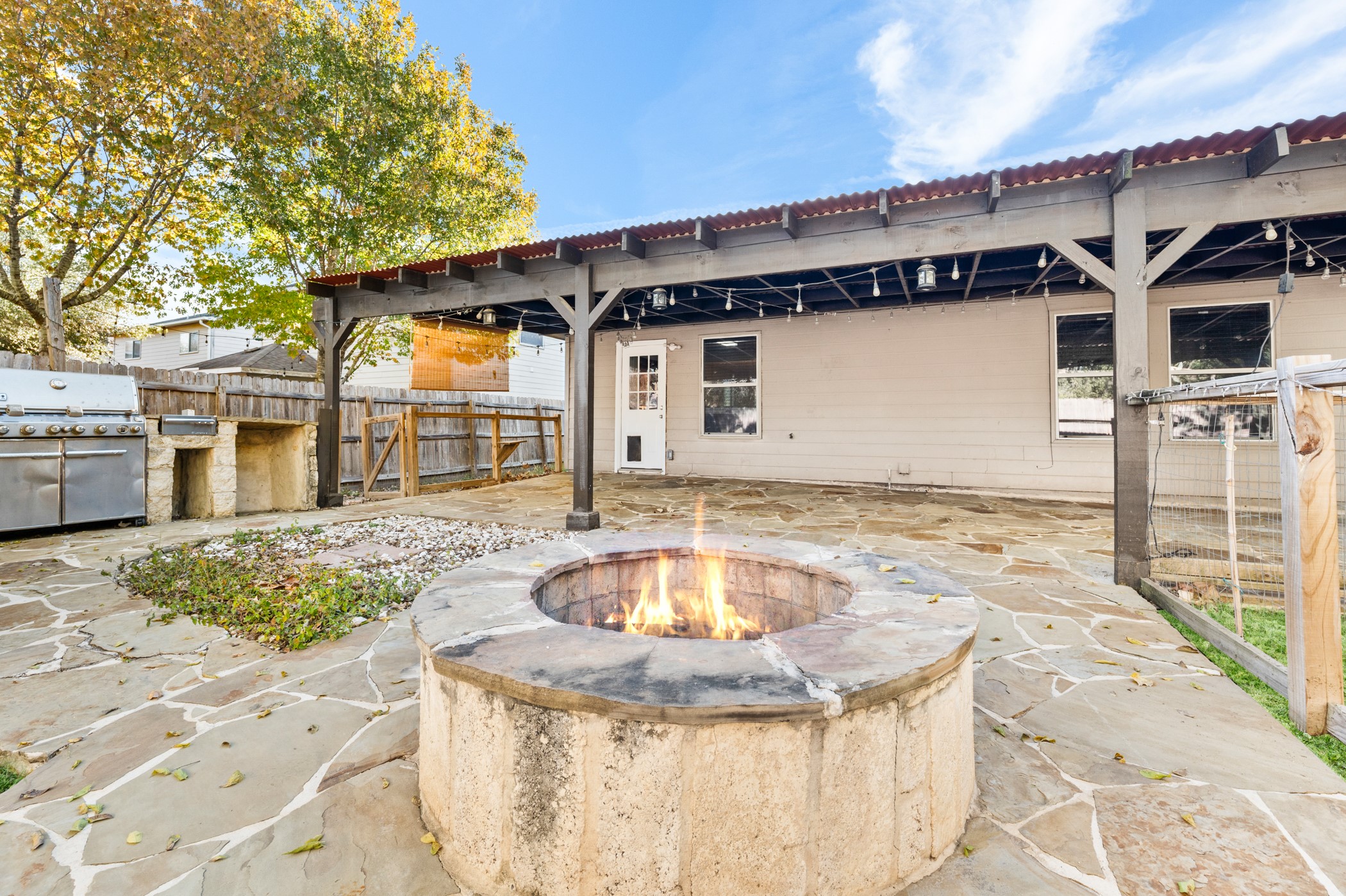 7731 Saddle Run Selma, TX 78154 - Photo 6 of 24 a front view of a house with a tub