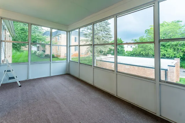 $265,000 | 150 East Long Lake Road, Unit 5, Bloomfield Hills, MI 48304