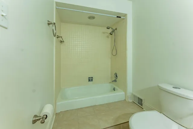 $265,000 | 150 East Long Lake Road, Unit 5, Bloomfield Hills, MI 48304