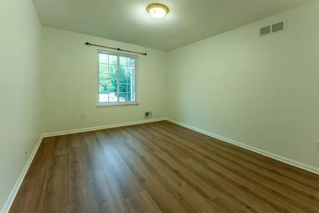 $265,000 | 150 East Long Lake Road, Unit 5, Bloomfield Hills, MI 48304